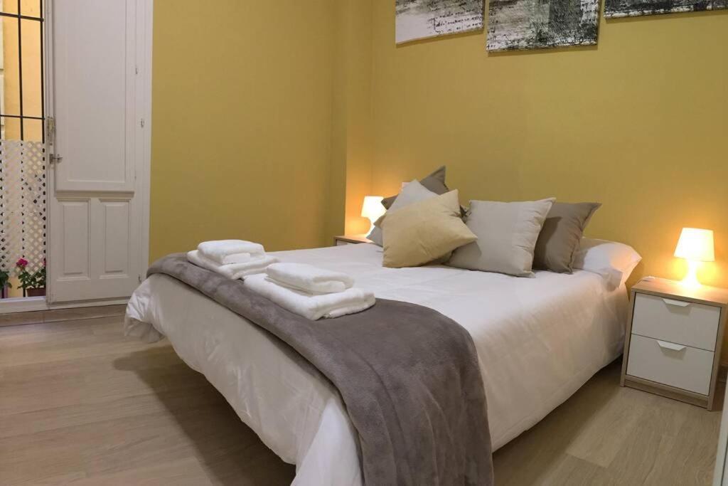 Cozy And Well Located Apartment In The Center Of เซบีญา ภายนอก รูปภาพ