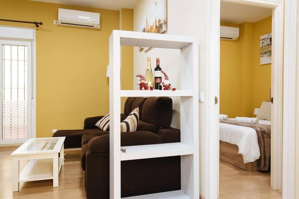 Cozy And Well Located Apartment In The Center Of เซบีญา ภายนอก รูปภาพ
