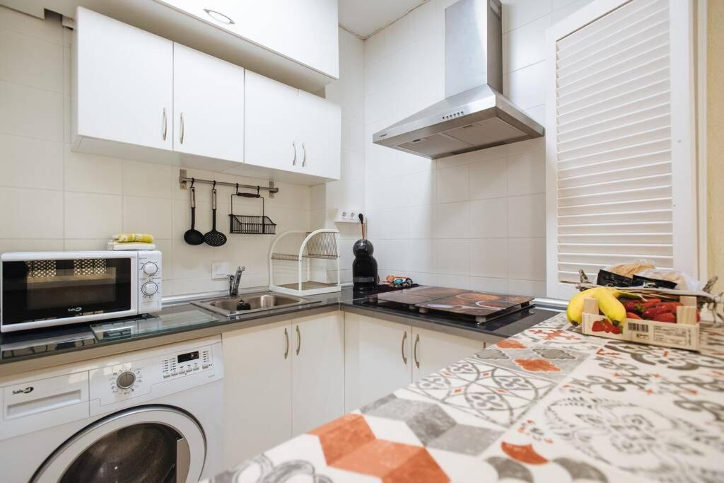 Cozy And Well Located Apartment In The Center Of เซบีญา ภายนอก รูปภาพ