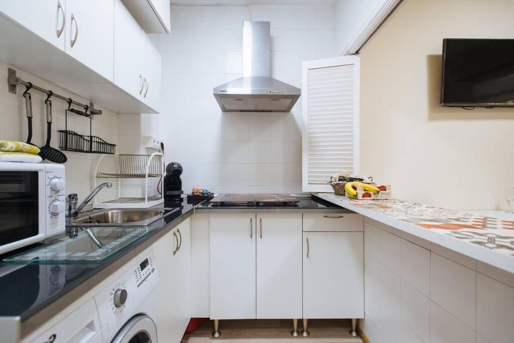 Cozy And Well Located Apartment In The Center Of เซบีญา ภายนอก รูปภาพ