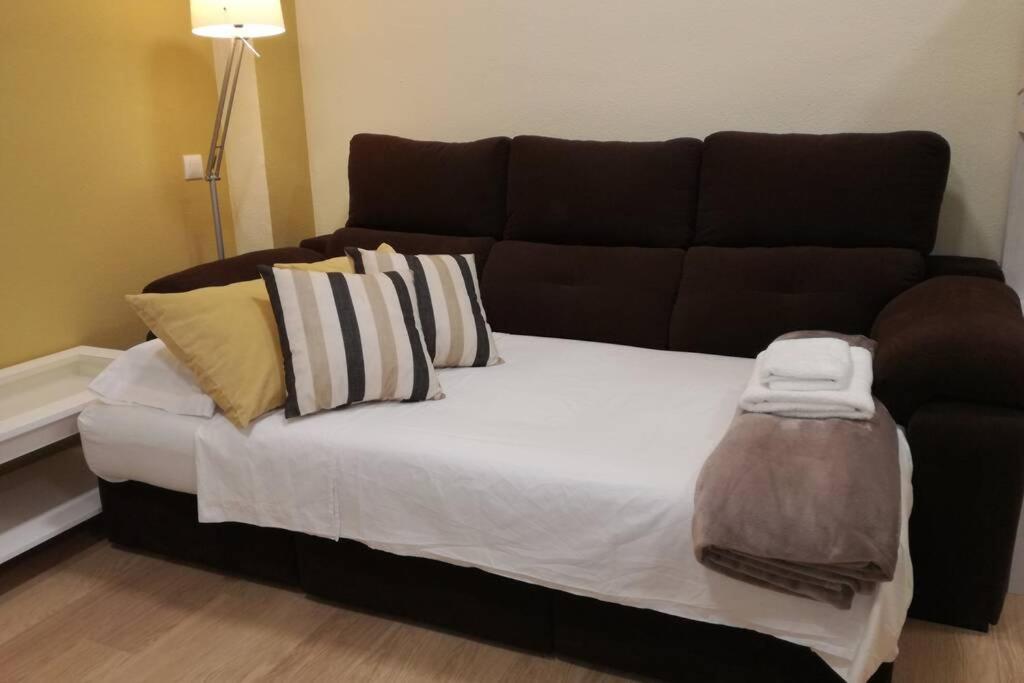 Cozy And Well Located Apartment In The Center Of เซบีญา ภายนอก รูปภาพ